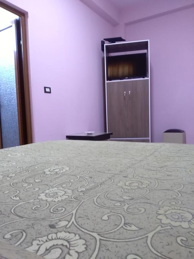 Hotel Gjeli Fier Exterior foto