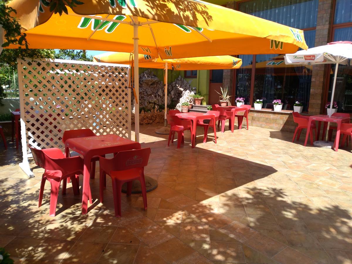 Hotel Gjeli Fier Exterior foto