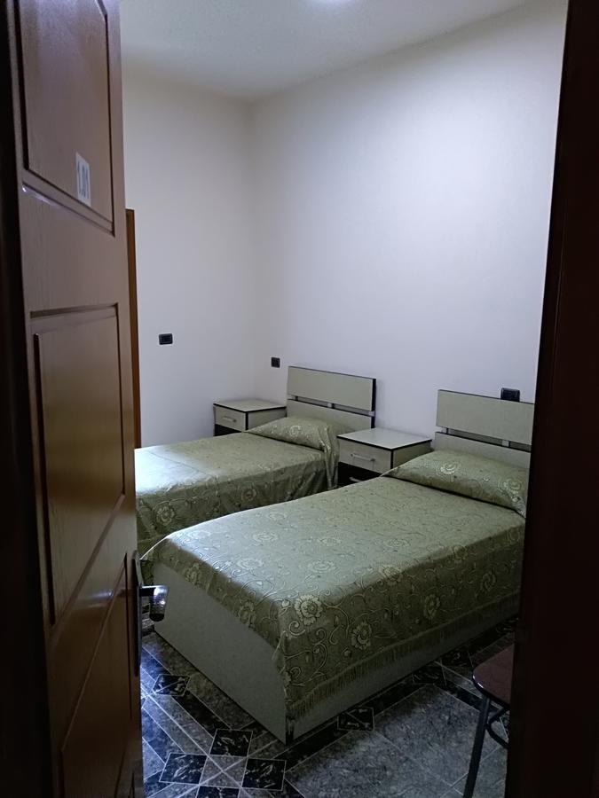 Hotel Gjeli Fier Exterior foto