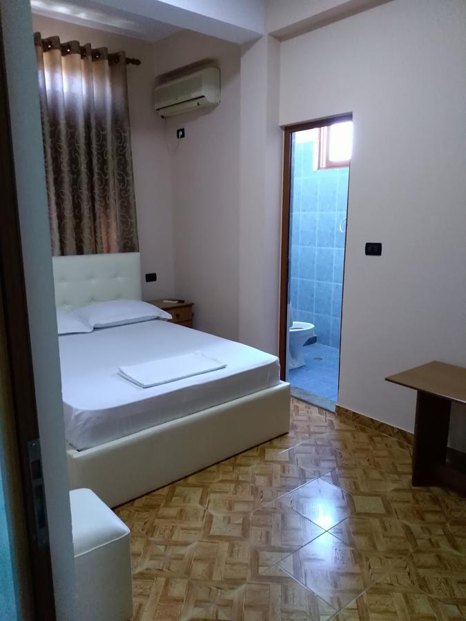 Hotel Gjeli Fier Exterior foto