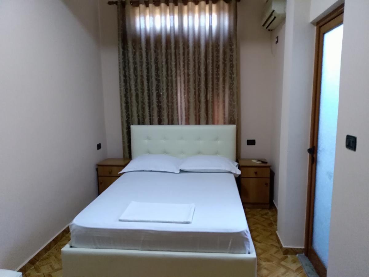 Hotel Gjeli Fier Exterior foto