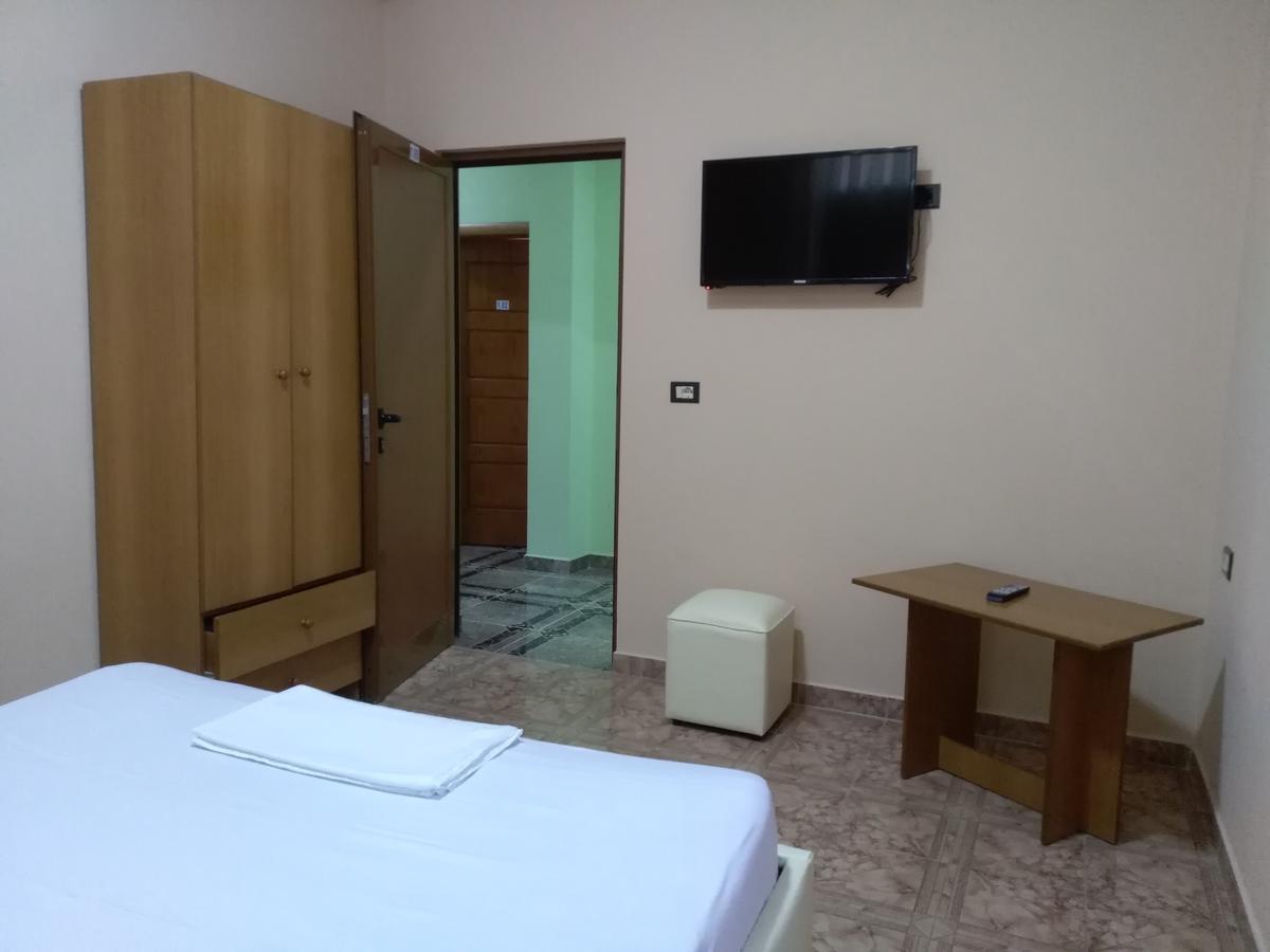 Hotel Gjeli Fier Exterior foto