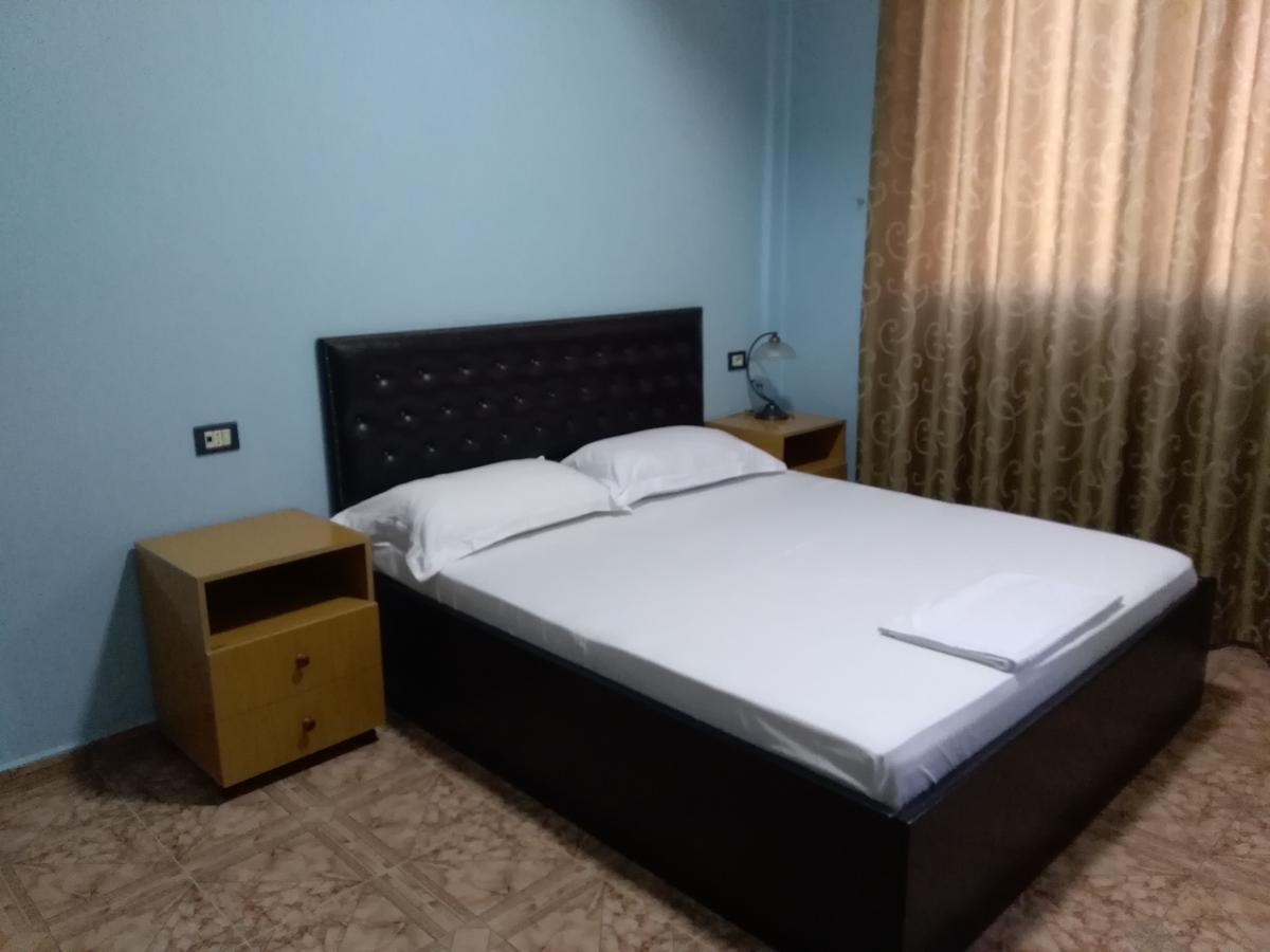 Hotel Gjeli Fier Exterior foto